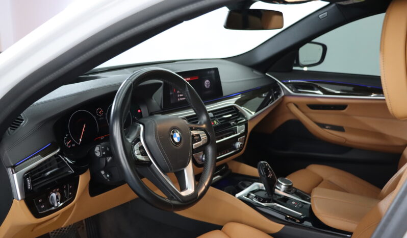 
								2019 BMW 530 Luxury Line full									