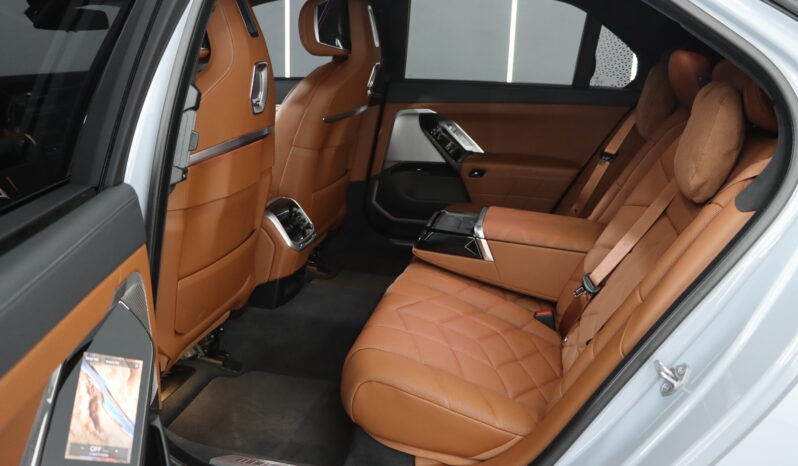 
								740I BMW 2023 full									