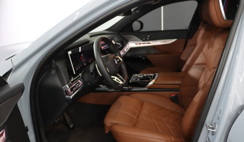 
								740I BMW 2023 full									