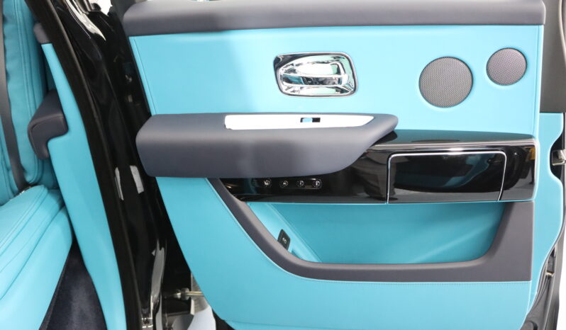
								2023 ROLLS ROYCE CULLINAN SILVER BADGE full									
