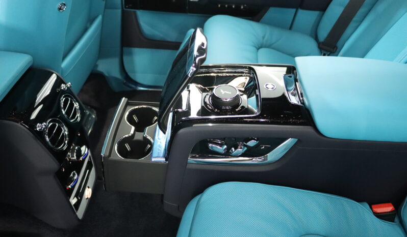 
								2023 ROLLS ROYCE CULLINAN SILVER BADGE full									