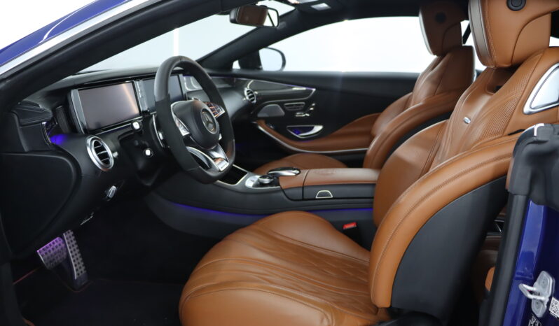 
								MERCEDES S63 COUPE AMG V8 full									