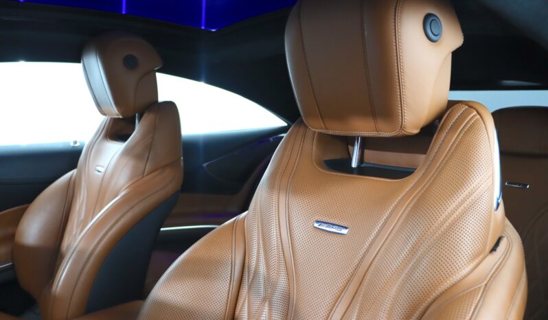 
								MERCEDES S63 COUPE AMG V8 full									