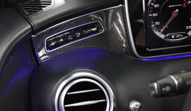 
								MERCEDES S63 COUPE AMG V8 full									