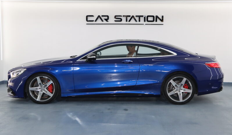
								MERCEDES S63 COUPE AMG V8 full									