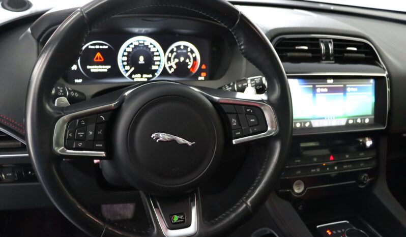 
								2018 JAGUAR F-PACE full									