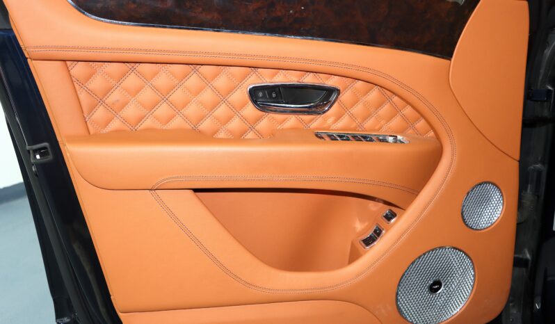 
								2022 BENTLEY BENTAYGA V8 full									
